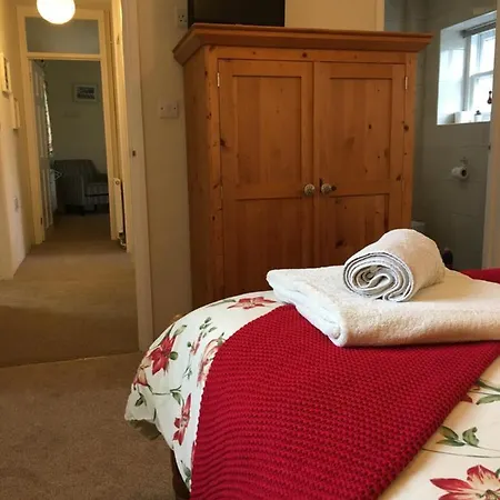 Gadles Farm Cottages *